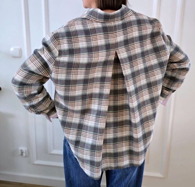 Koszula oversize w kratę z mankietem