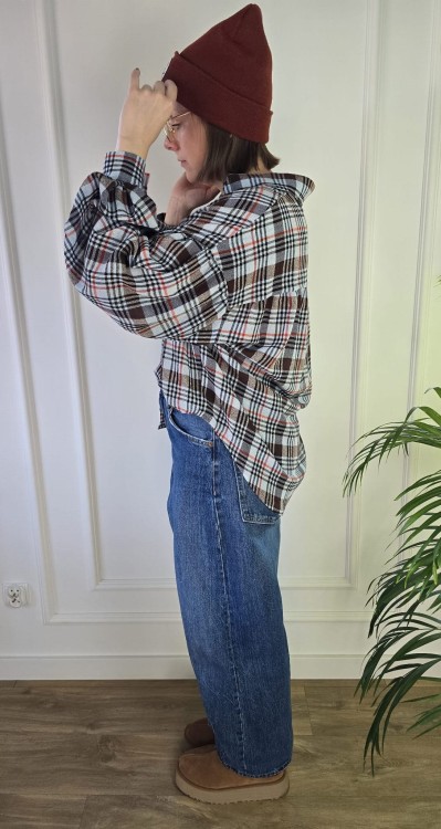 Koszula oversize w kratę z szerokim rękawem