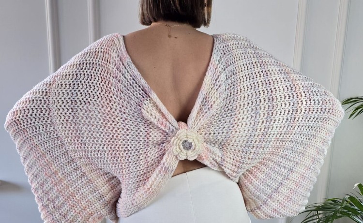 Sweter typu motyl różowy pastelowy